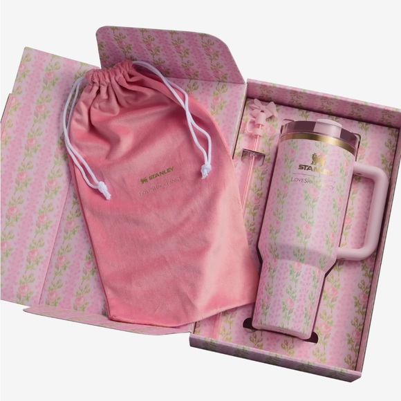 LoveShackFancy Other - 🌸 The Stanley x LoveShackFancy Quencher in “Blooming Heirloom” 40 OZ